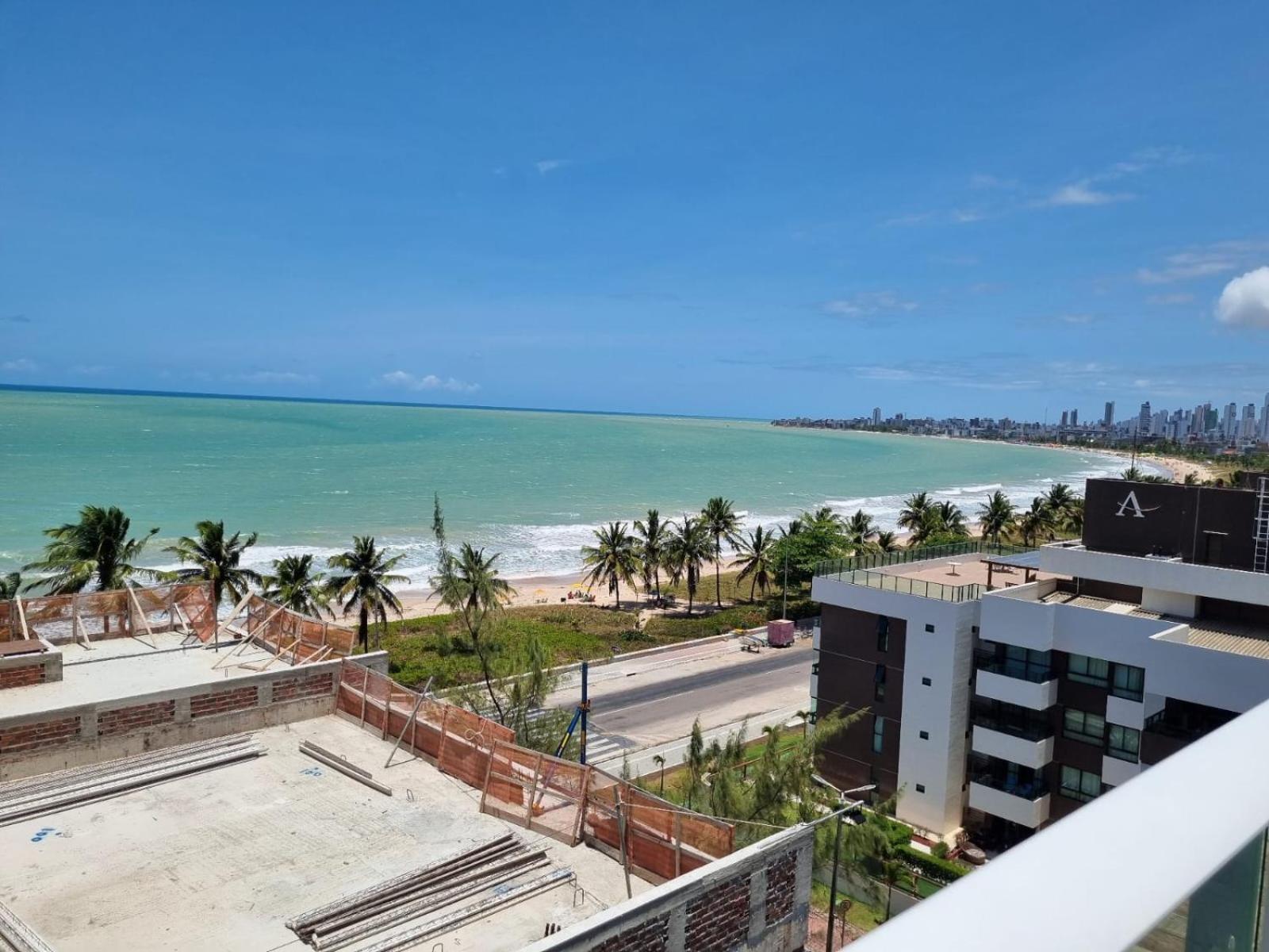 Confortavel Flat Com Piscina De Borda Infinita Na Cobertura Cabedelo Ngoại thất bức ảnh