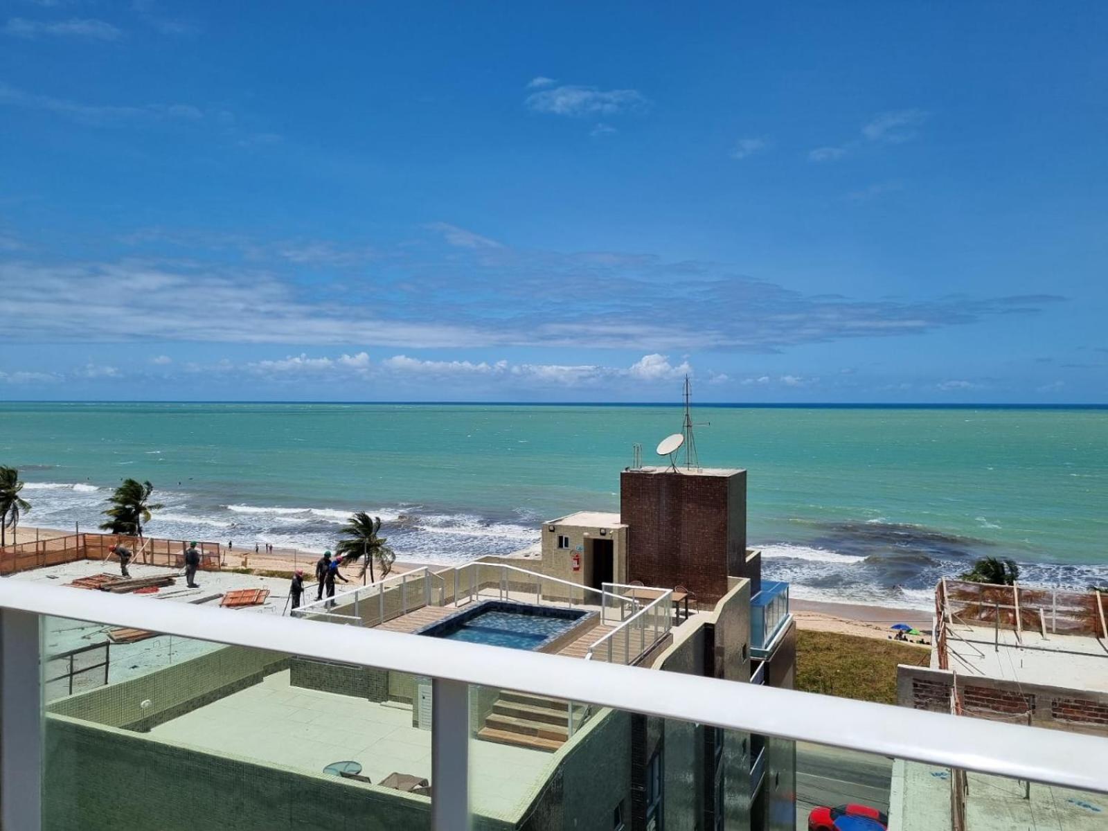 Confortavel Flat Com Piscina De Borda Infinita Na Cobertura Cabedelo Ngoại thất bức ảnh